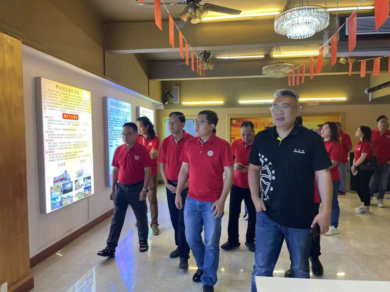 4285e8c8-fa9f-414e-b633-b116bb48b2c9.jpg 4285e8c8-fa9f-414e-b633-b116bb48b2c9.jpg